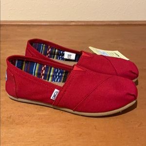 *BNWT* TOMS Gorgeous deep Red!